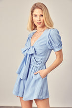 Indlæs billede til gallerivisning DEEP V-NECK FRONT TIE ROMPER
