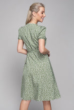 Lataa kuva Galleria-katseluun, Floral Print  Wrap Dress
