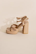 Lataa kuva Galleria-katseluun, CROSS ANKLE STRAP HEELS
