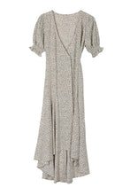 Lataa kuva Galleria-katseluun, V-Neck Wrap Dress
