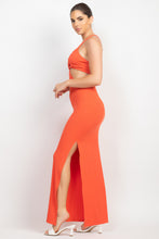 Lataa kuva Galleria-katseluun, Cutouts Side Slit Maxi Dress
